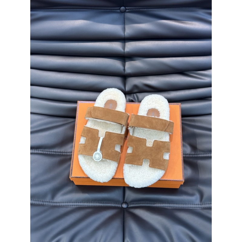 H**mes slippers